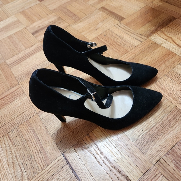 Jessica Simpson Heels - Picture 2 of 3